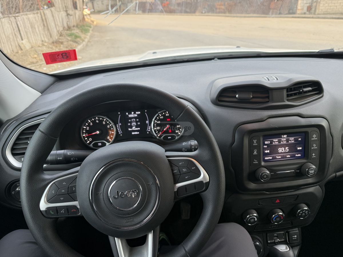 Jeep Renegade - фото 8