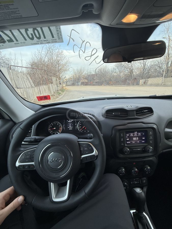 Jeep Renegade - фото 9