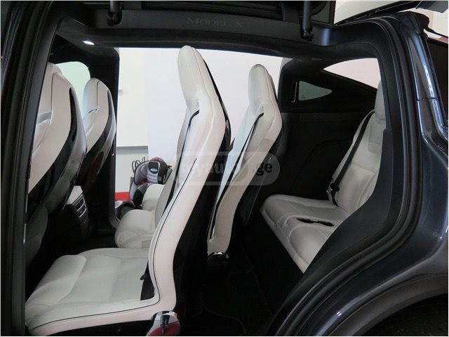 Tesla Model X - фото 4