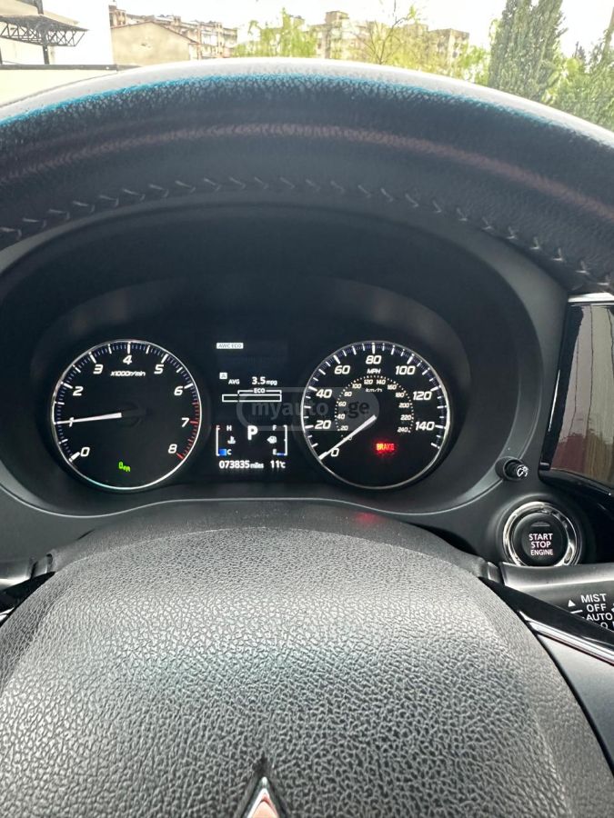 Mitsubishi Outlander - фото 13