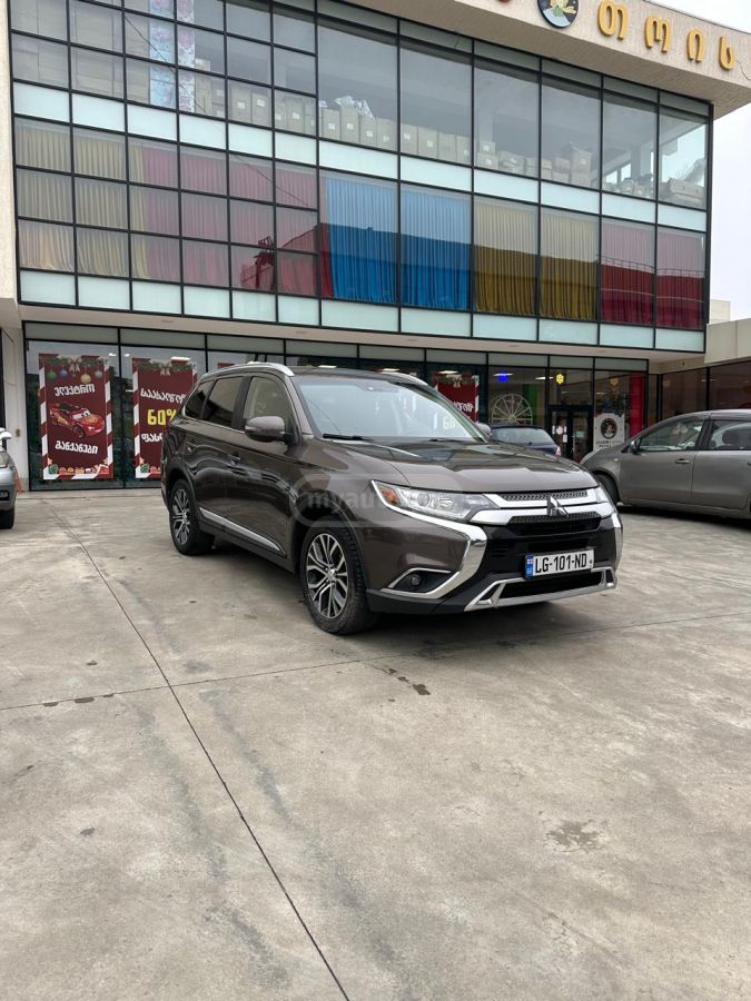 Mitsubishi Outlander - фото 2
