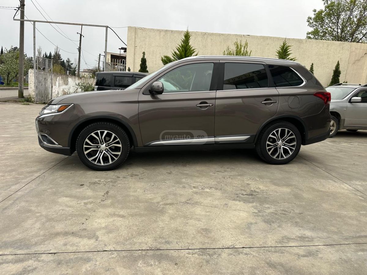 Mitsubishi Outlander - фото 4