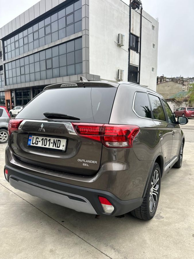 Mitsubishi Outlander - фото 6