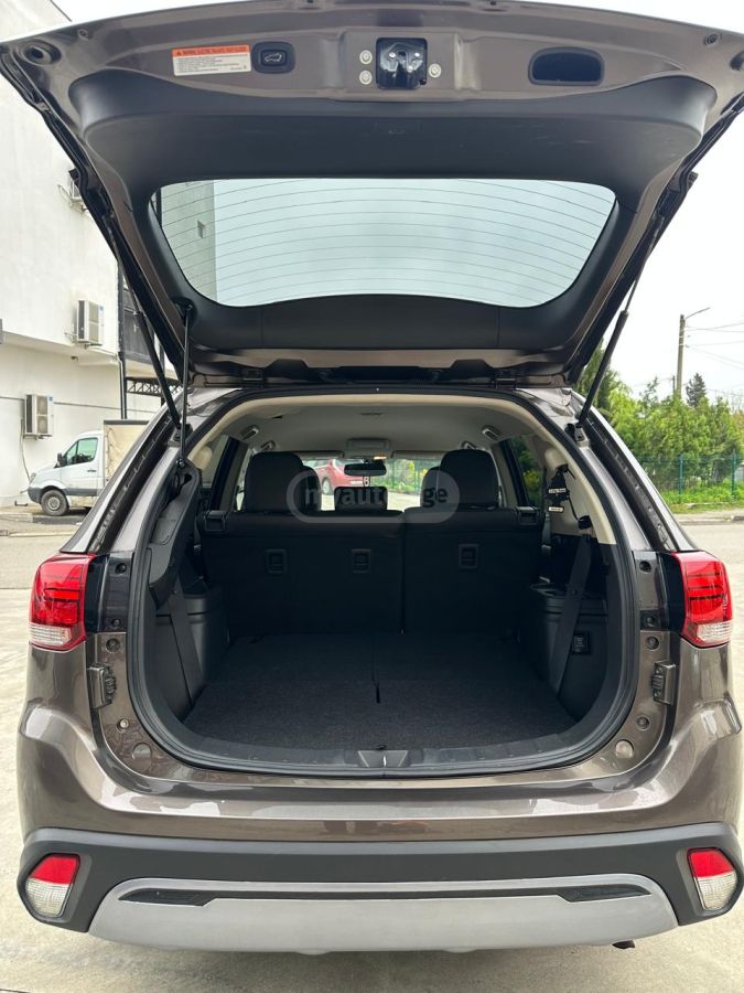 Mitsubishi Outlander - фото 7