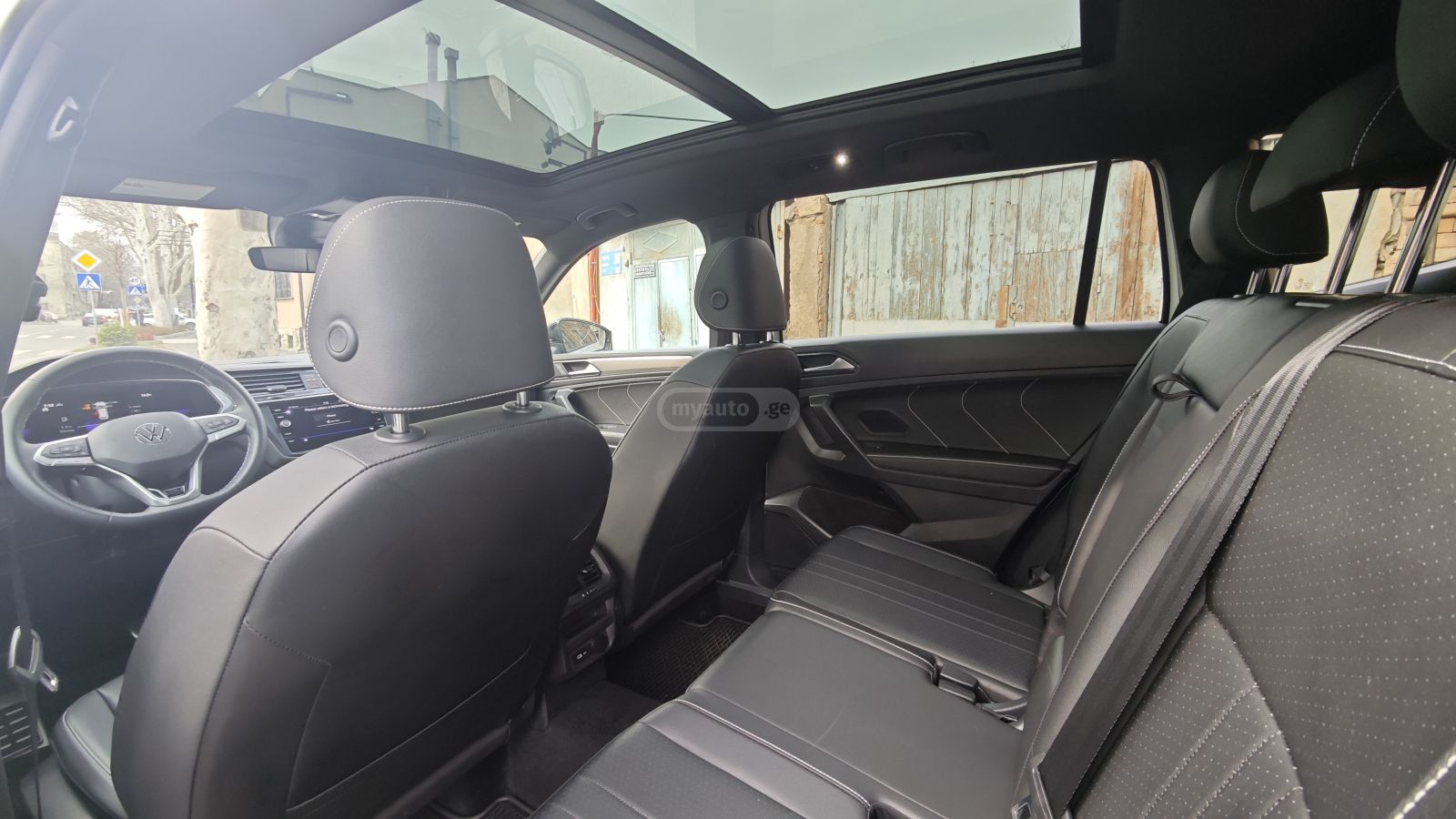 Volkswagen Tiguan - фото 10