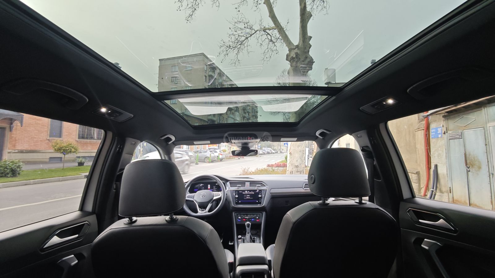 Volkswagen Tiguan - фото 11