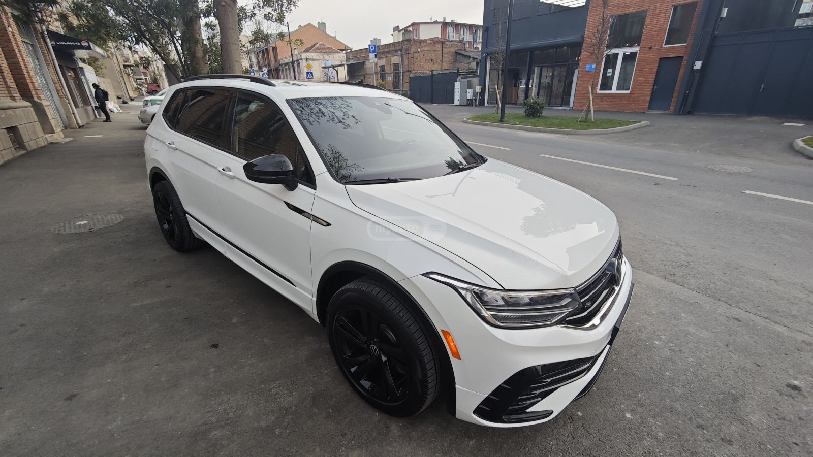 Volkswagen Tiguan - фото 15