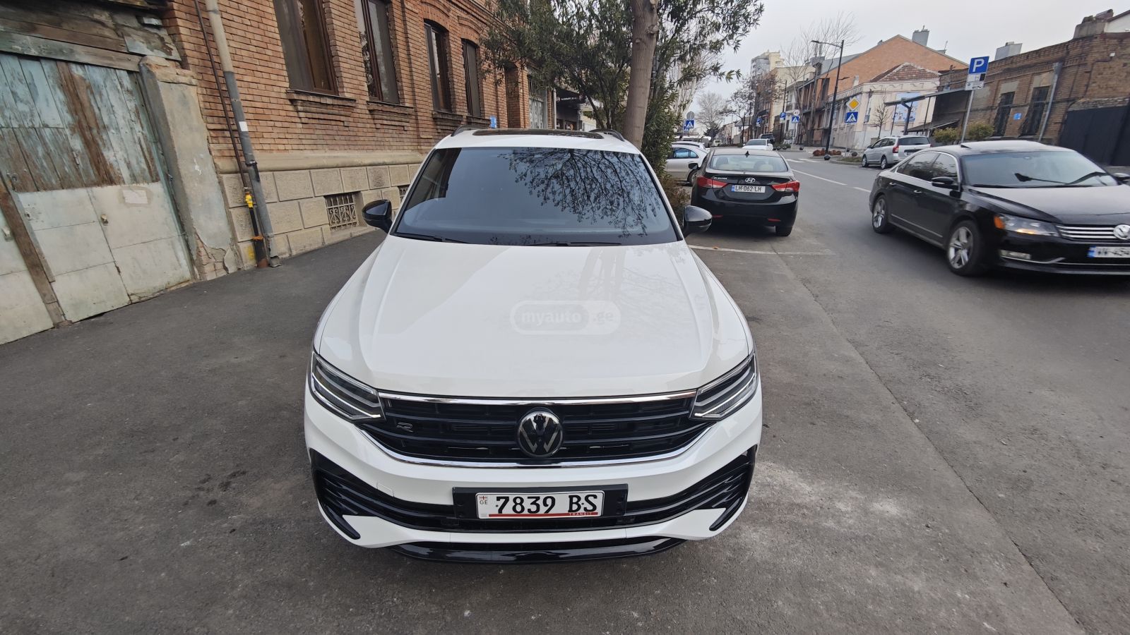 Volkswagen Tiguan - фото 2