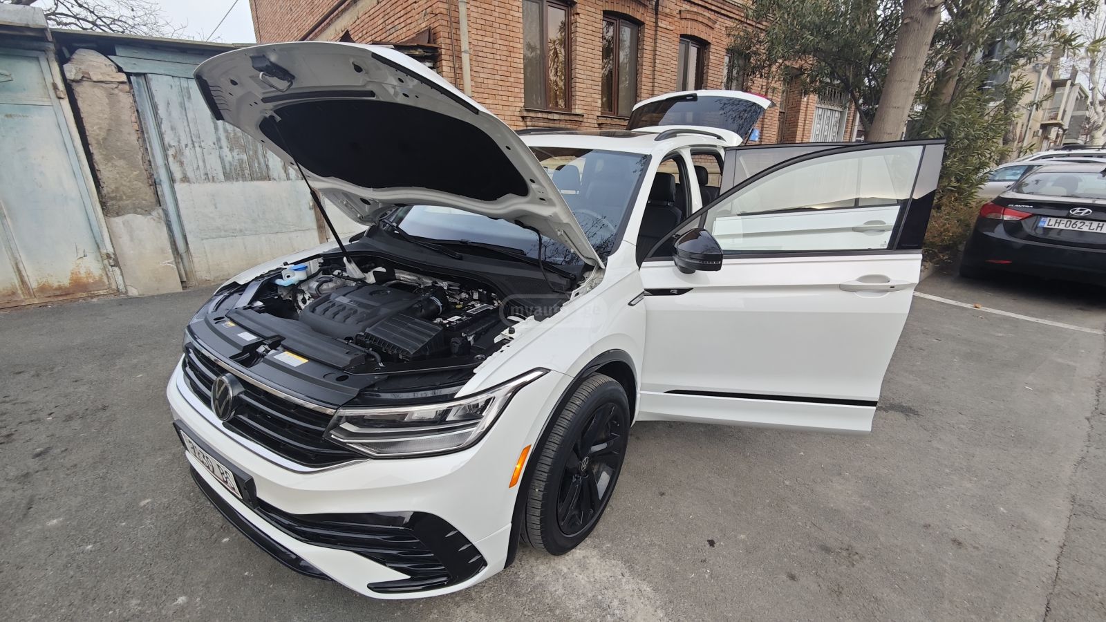 Volkswagen Tiguan - фото 4