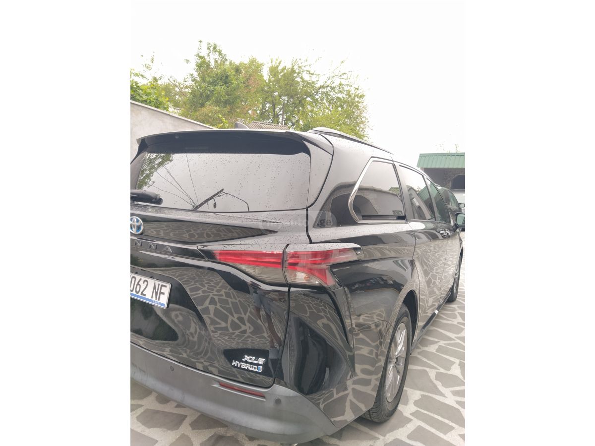 Toyota Sienna - фото 5