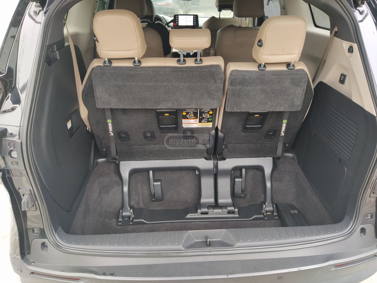 Toyota Sienna - фото 8