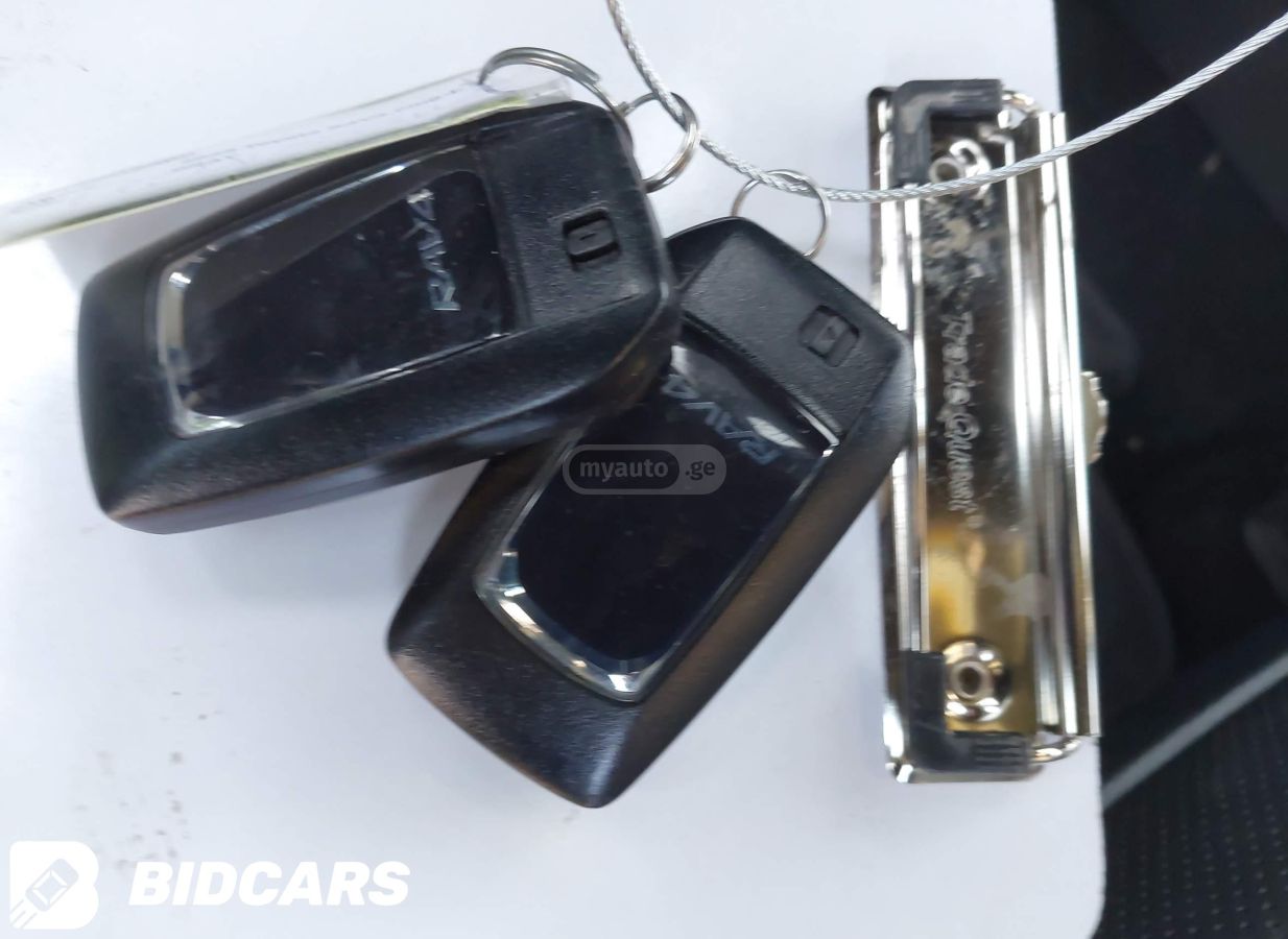 Toyota RAV 4 - фото 12