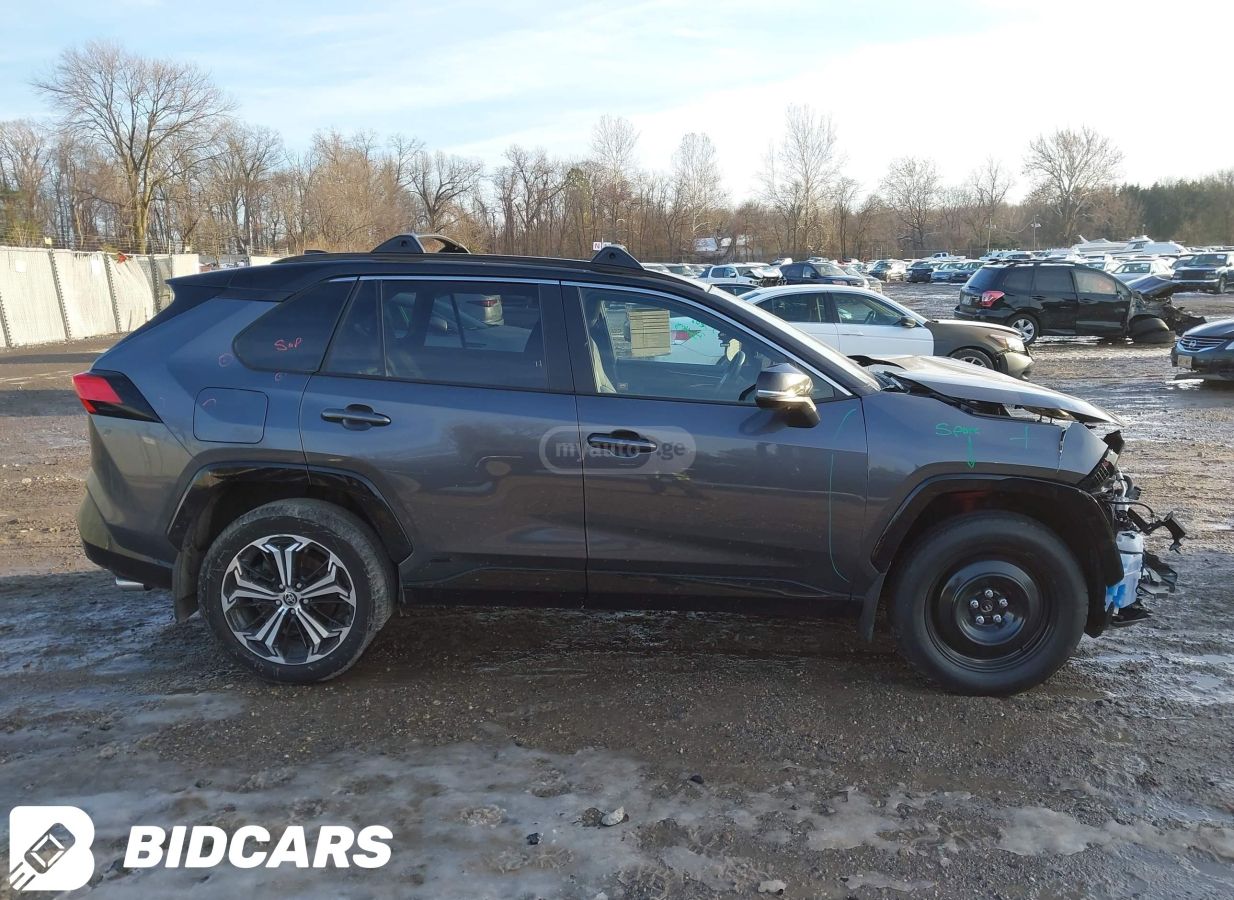 Toyota RAV 4 - фото 5