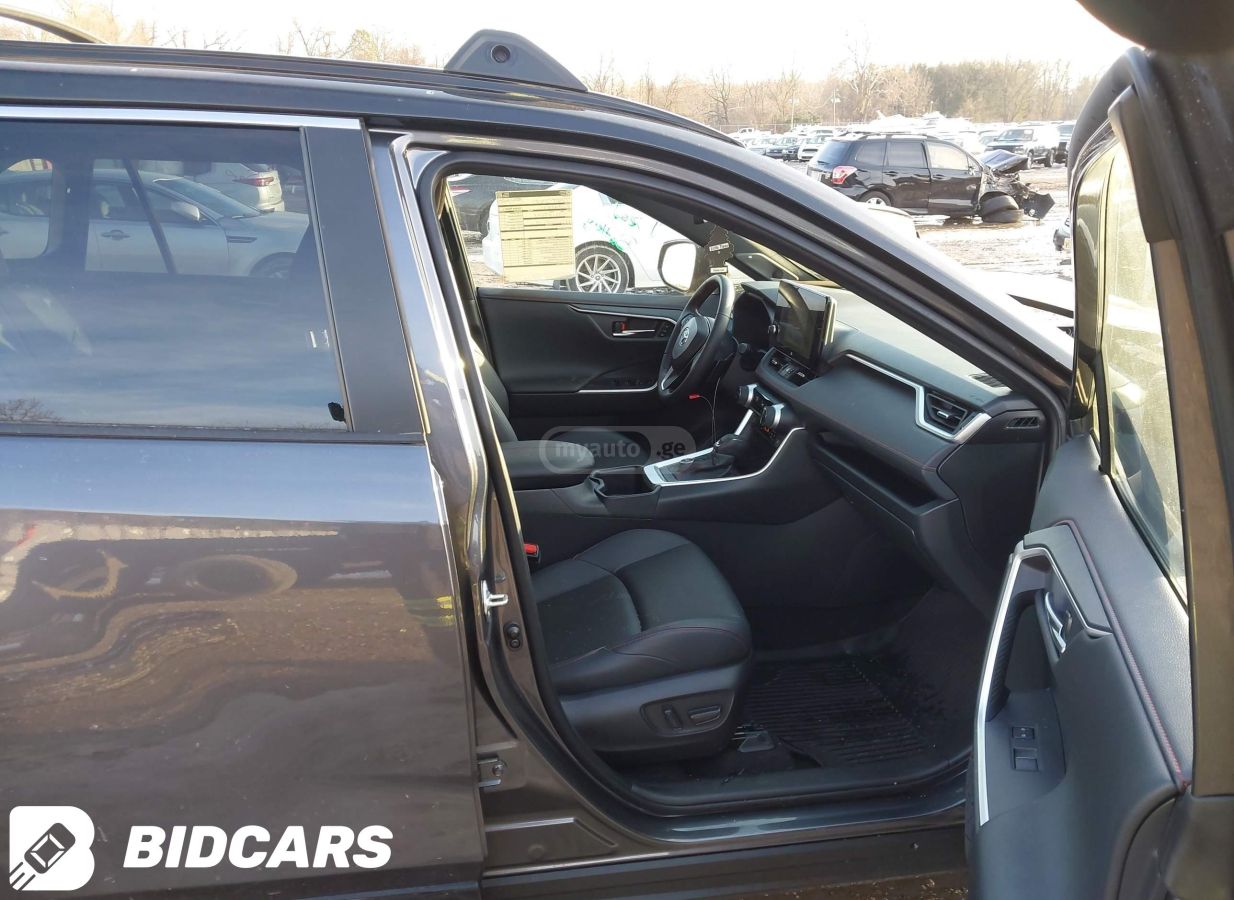 Toyota RAV 4 - фото 8