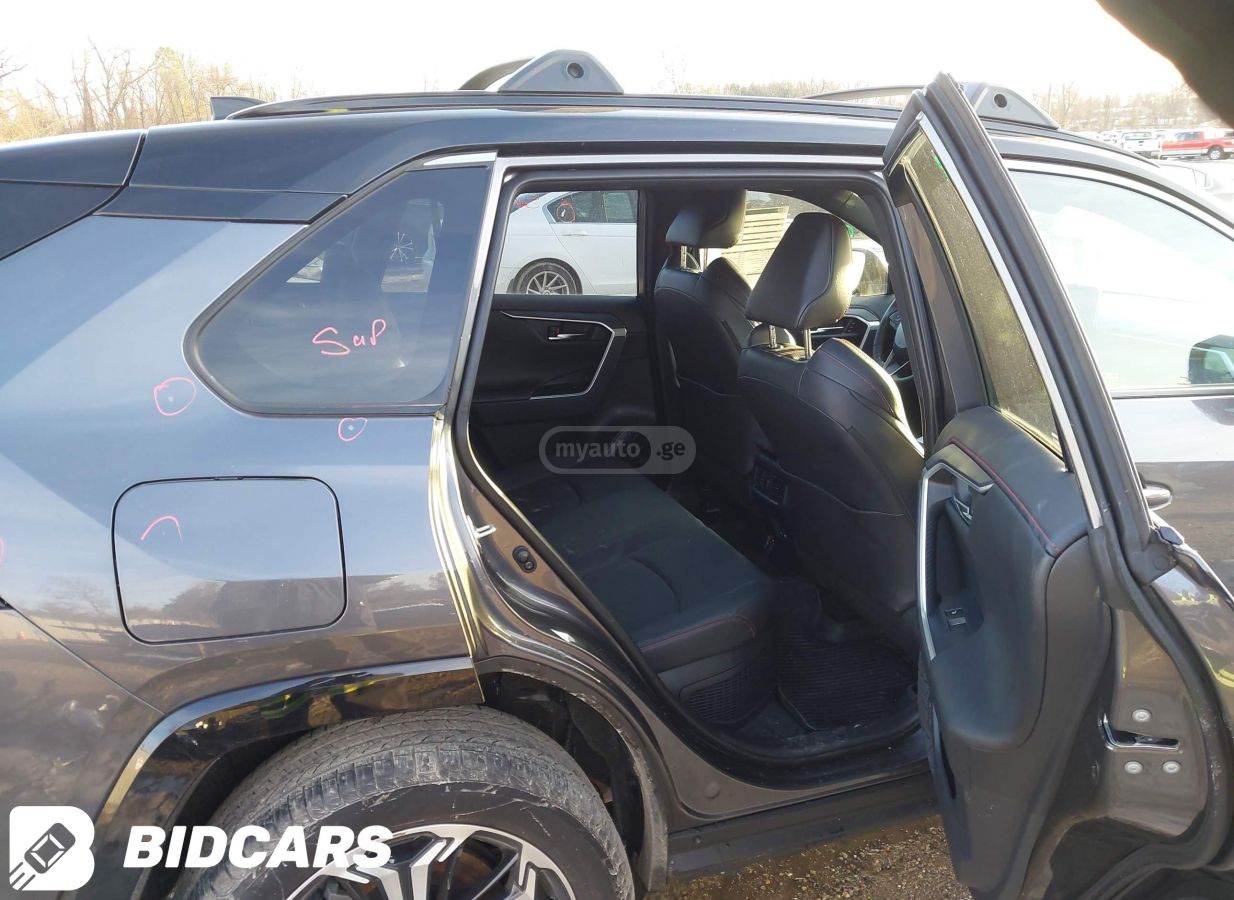 Toyota RAV 4 - фото 9