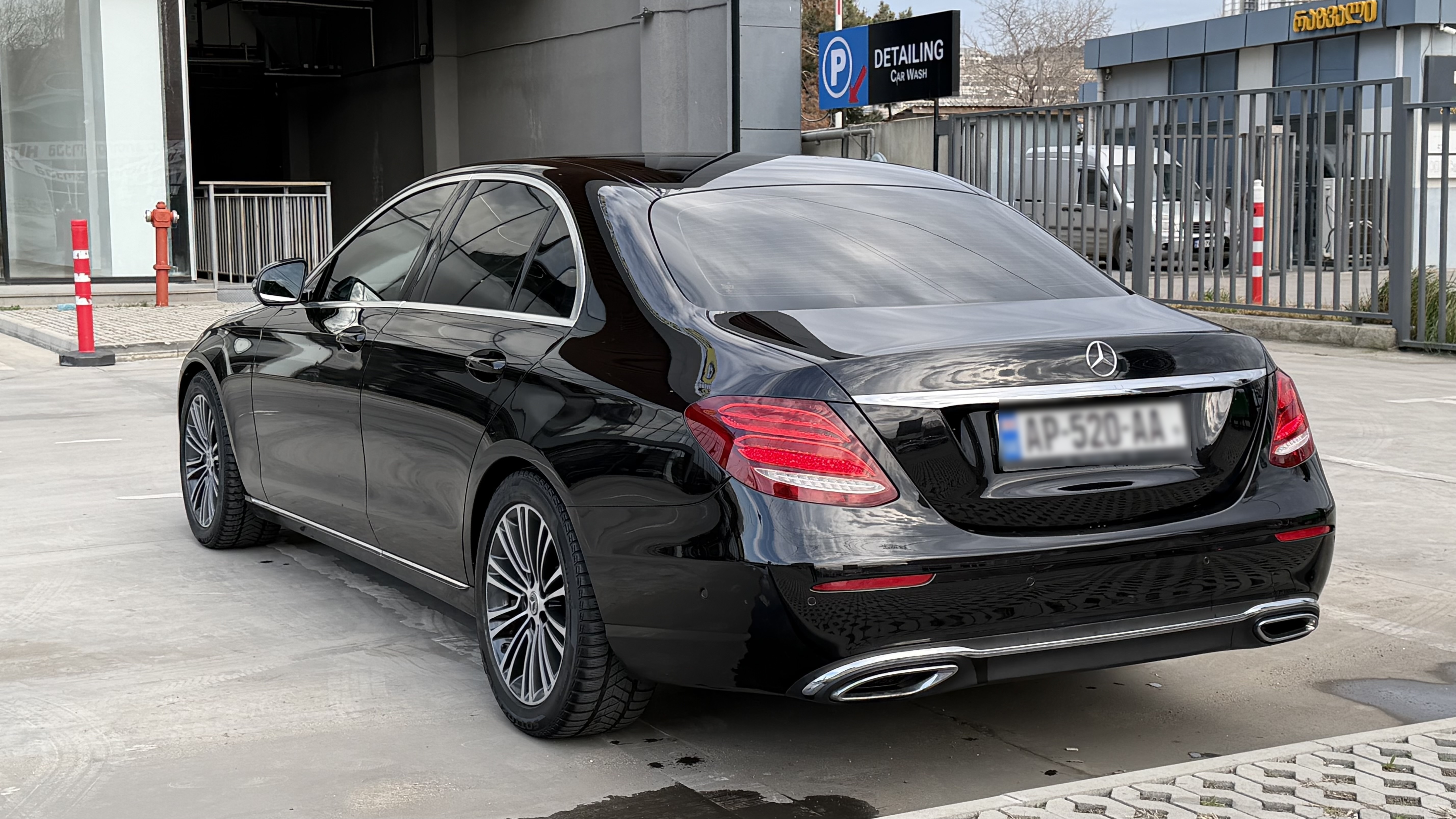 Mercedes-Benz E 220 - фото 4