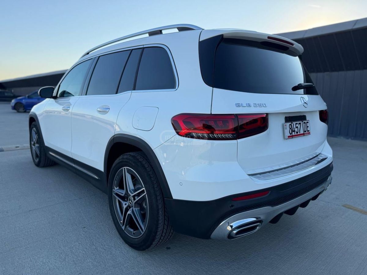 Mercedes-Benz GLB 250 2022 — миниатюра 3