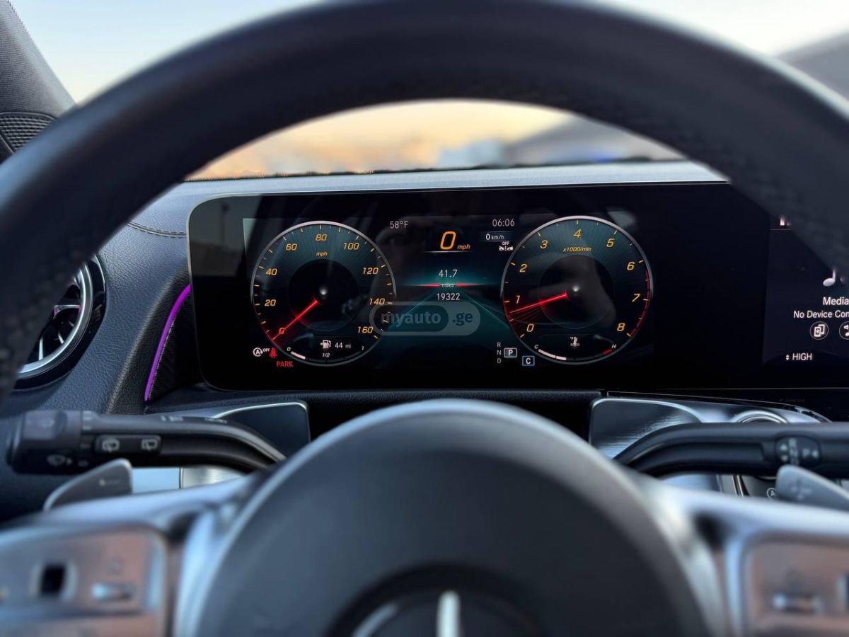 Mercedes-Benz GLB 250 2022 — миниатюра 8