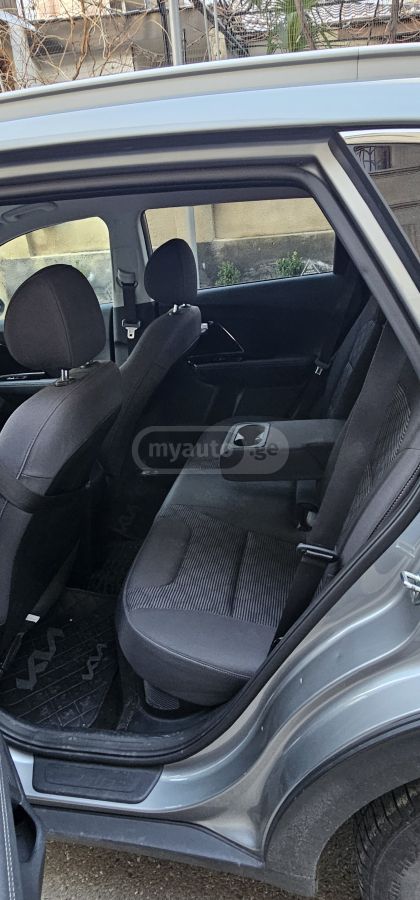 Kia Niro - фото 12