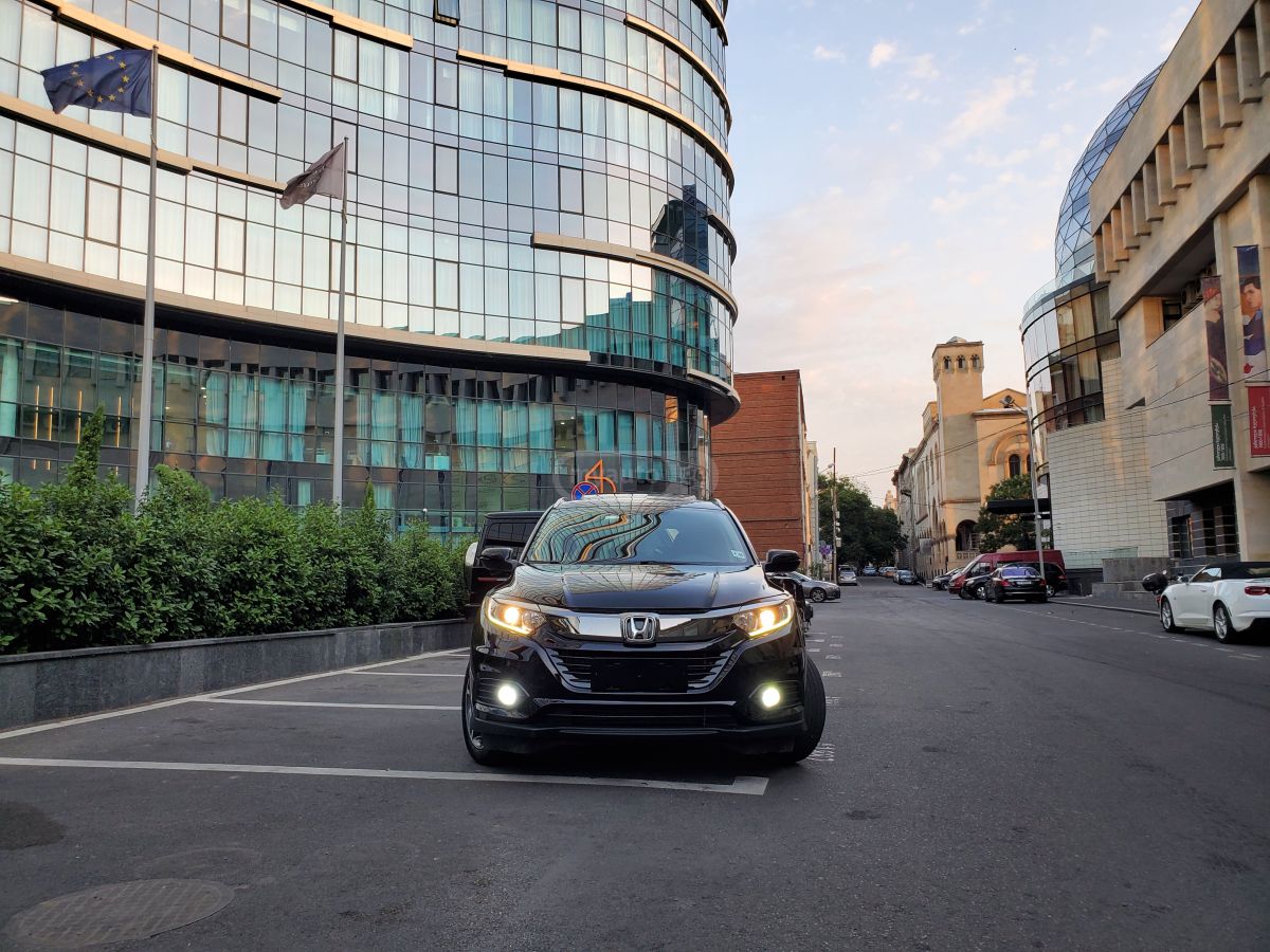 Honda HR-V - фото 1