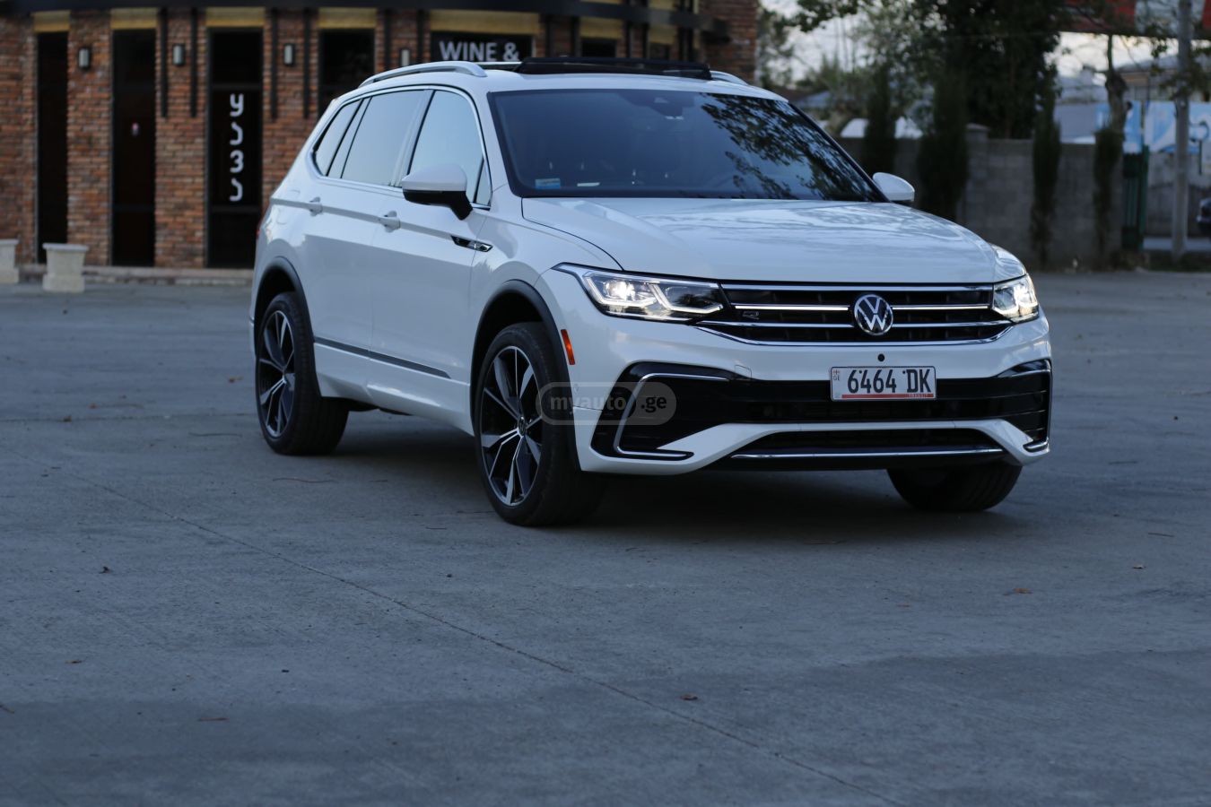 Volkswagen Tiguan - фото 1