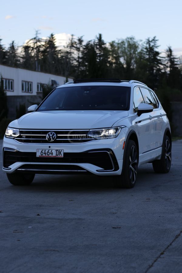 Volkswagen Tiguan - фото 3