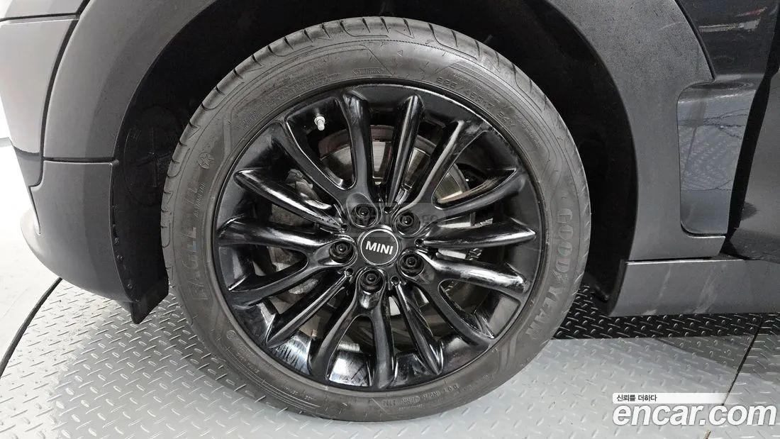 MINI Clubman 2023 — миниатюра 5