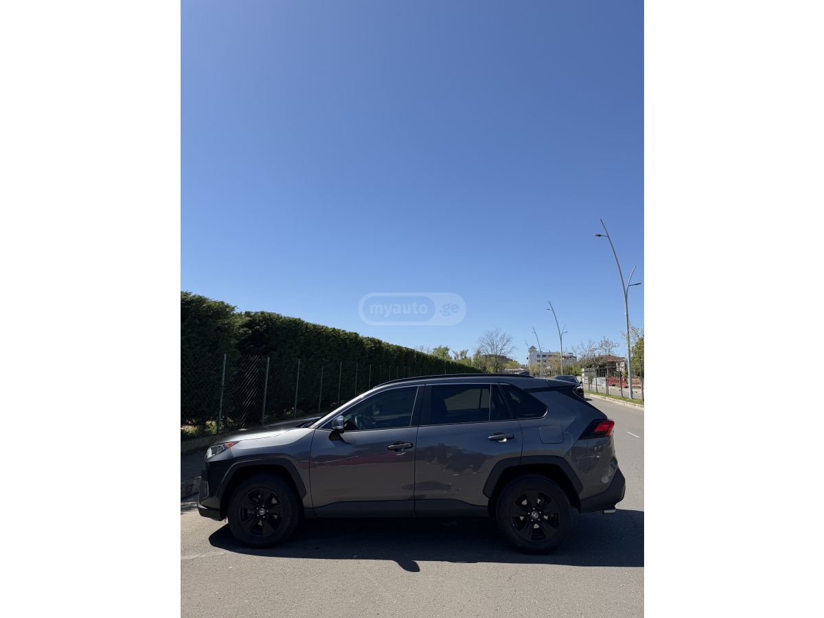 Toyota Rav 4 - фото 4