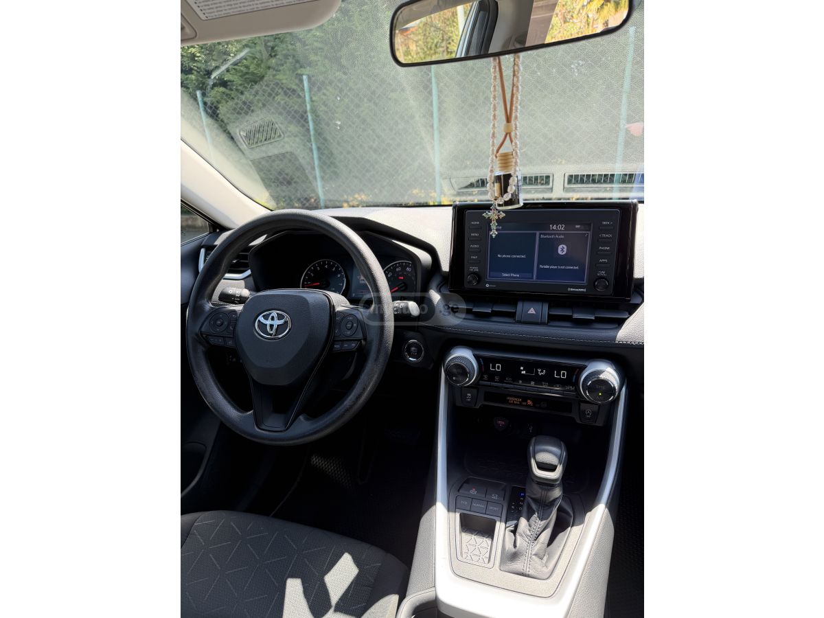 Toyota Rav 4 - фото 9