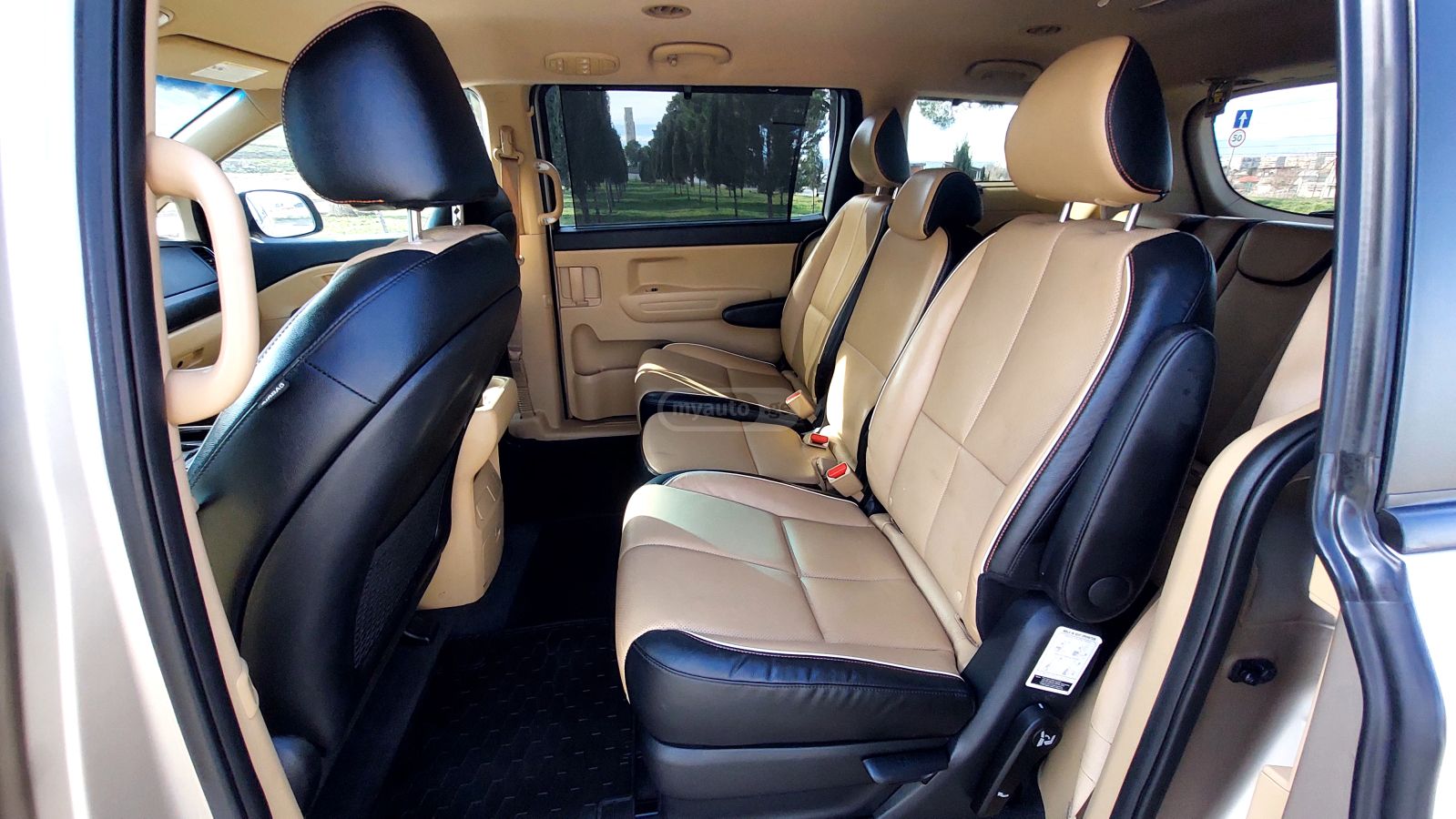 Kia Sedona - фото 11