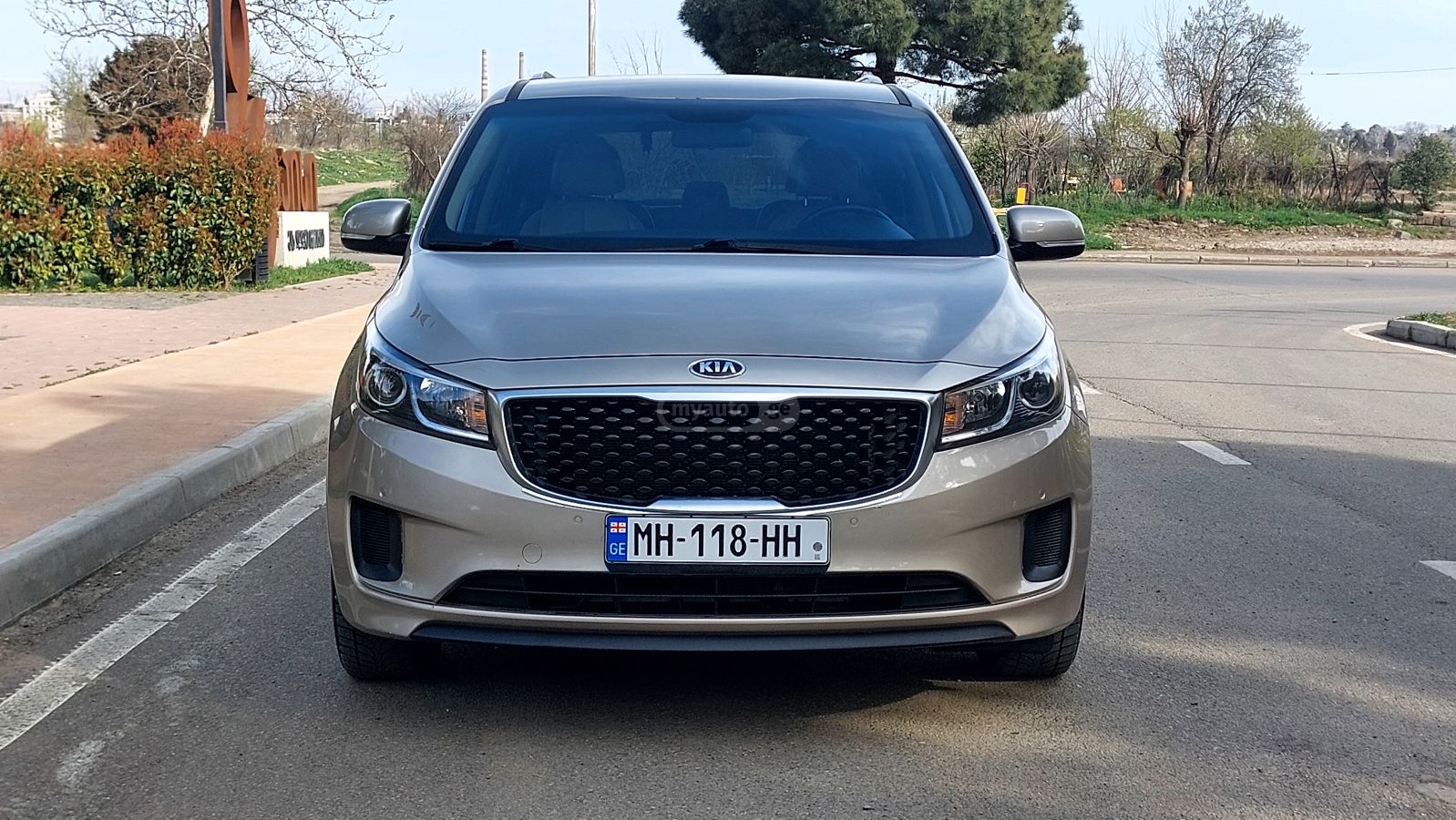 Kia Sedona - фото 2