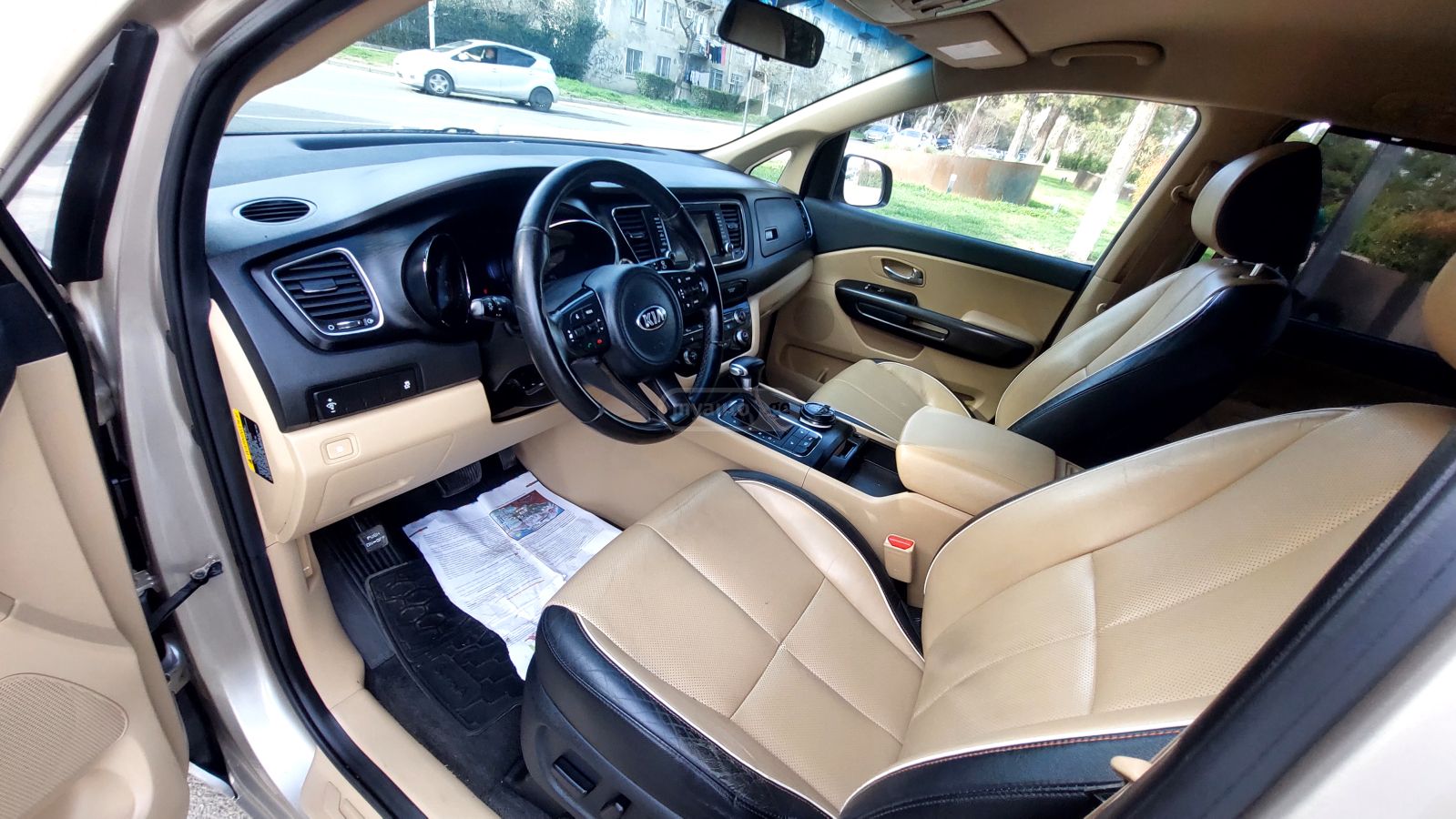 Kia Sedona - фото 9