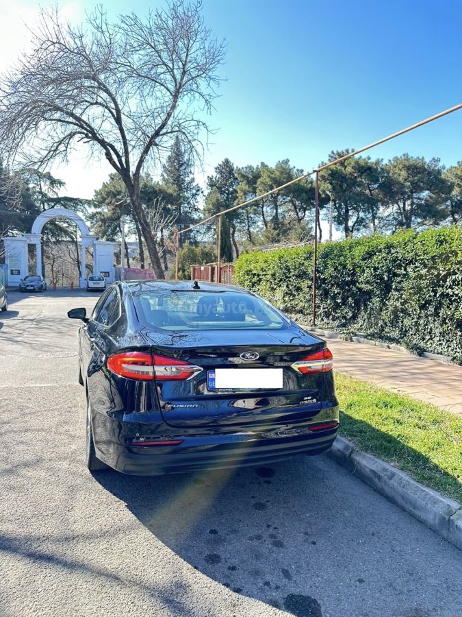 Ford Fusion - фото 4