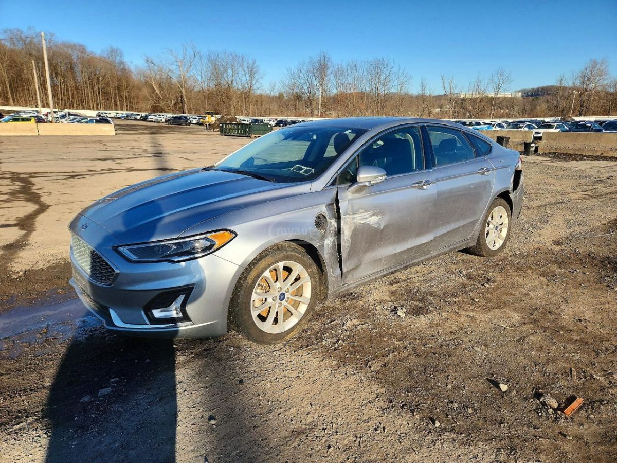 Ford Fusion - фото 1