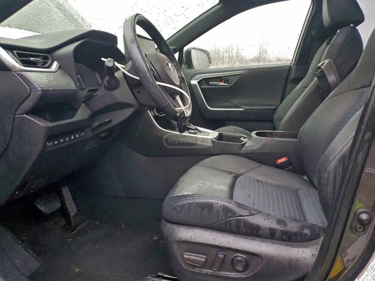 Toyota RAV 4 - фото 7