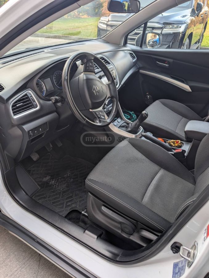 Suzuki Sx4 Cross - фото 10