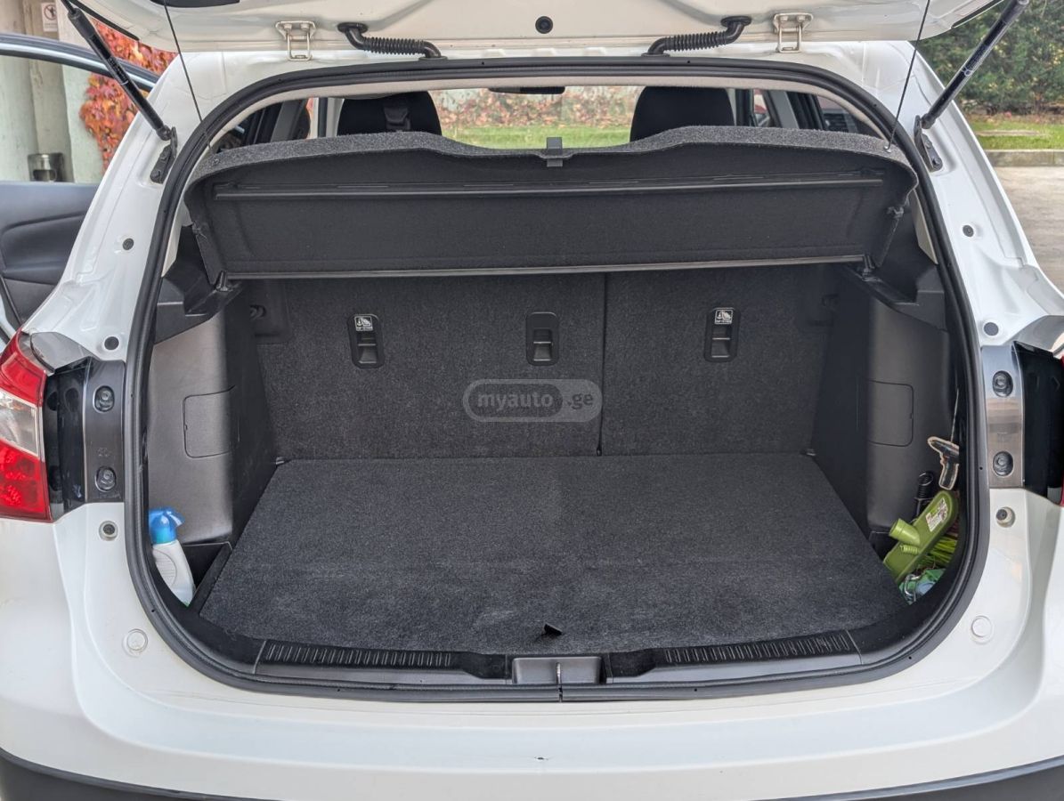 Suzuki Sx4 Cross - фото 9