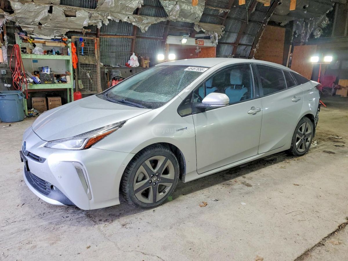 Toyota Prius - фото 1