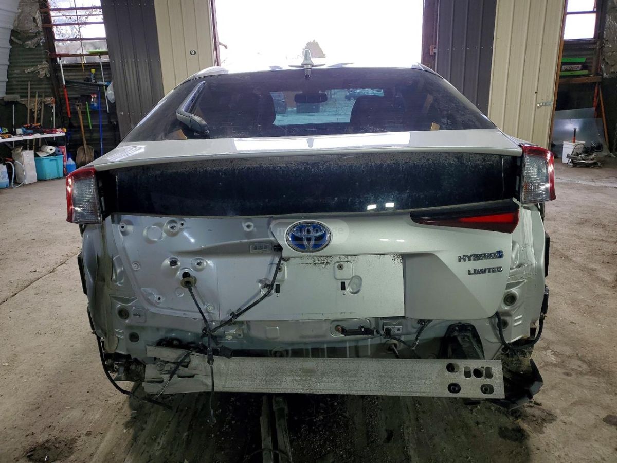 Toyota Prius - фото 6