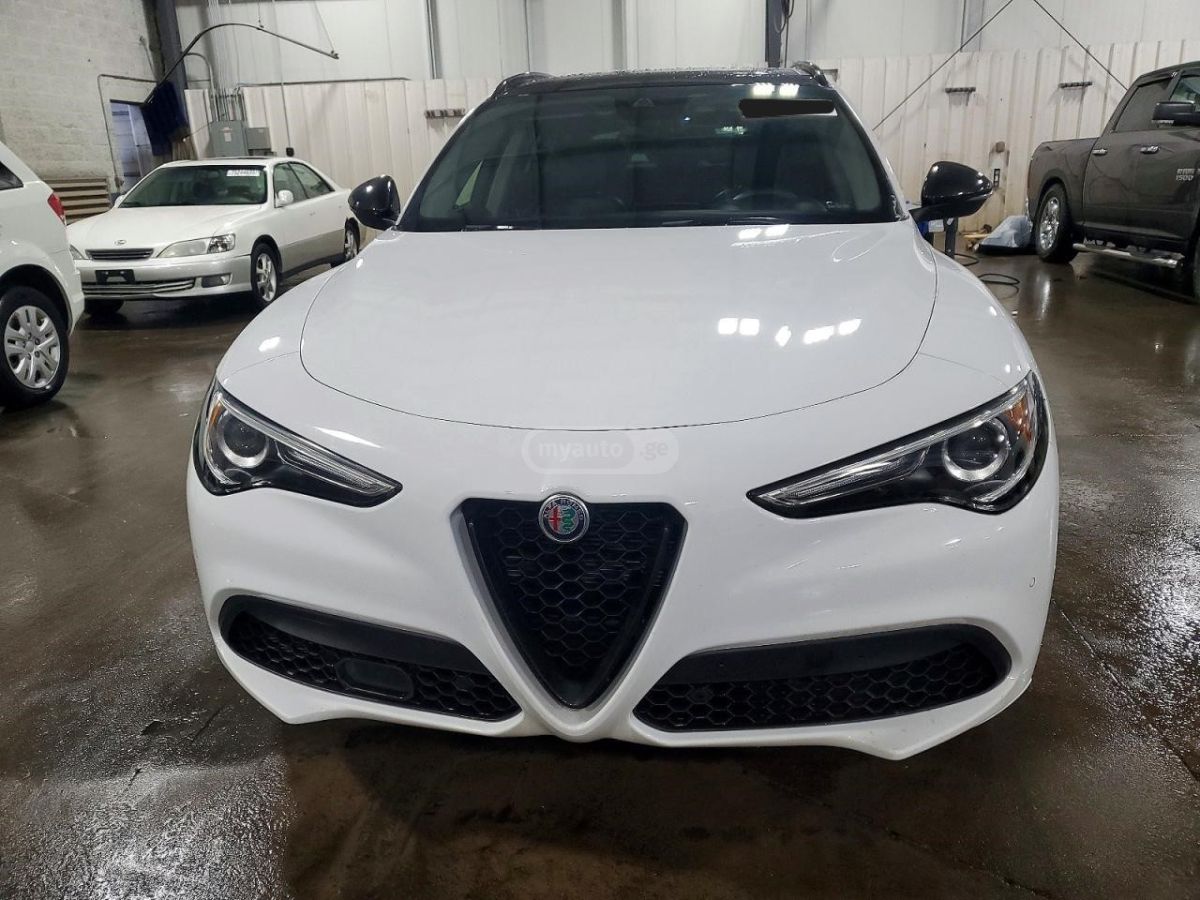 Alfa Romeo Stelvio - фото 3