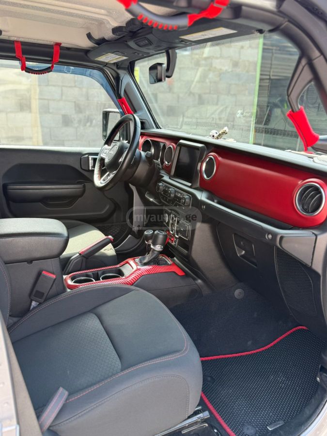 Jeep Rubicon 4dr 4x4 Crew Cab 5 ft. — миниатюра 6