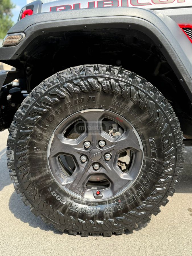 Jeep Rubicon 4dr 4x4 Crew Cab 5 ft. — миниатюра 8