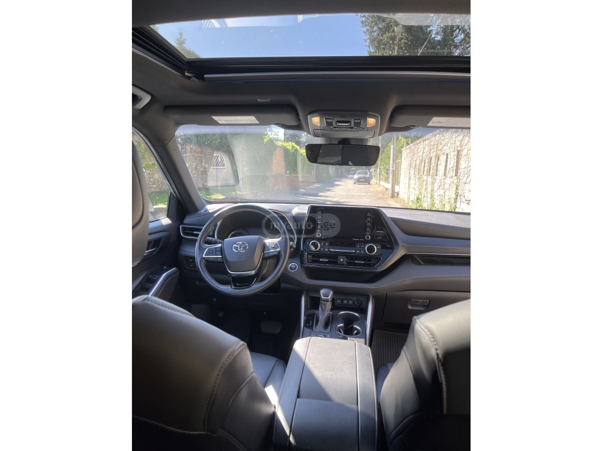 Toyota XSE 4dr All-Wheel Drive Automa — миниатюра 13