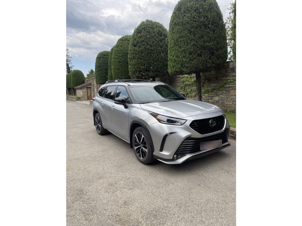 Toyota XSE 4dr All-Wheel Drive Automa — миниатюра 9