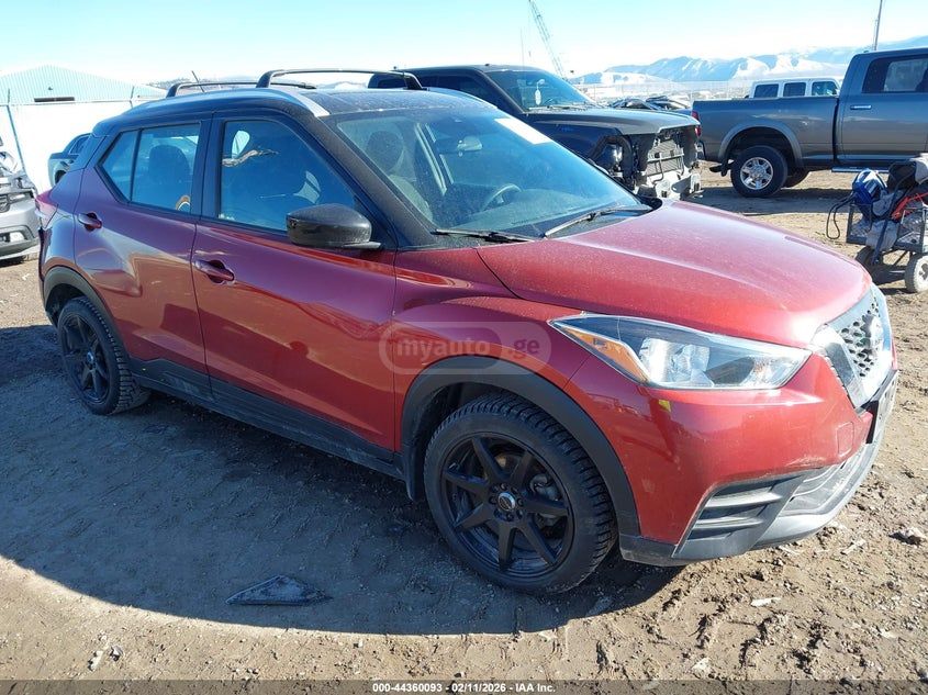 Nissan SV 4dr Front-Wheel Drive CVT — миниатюра 1