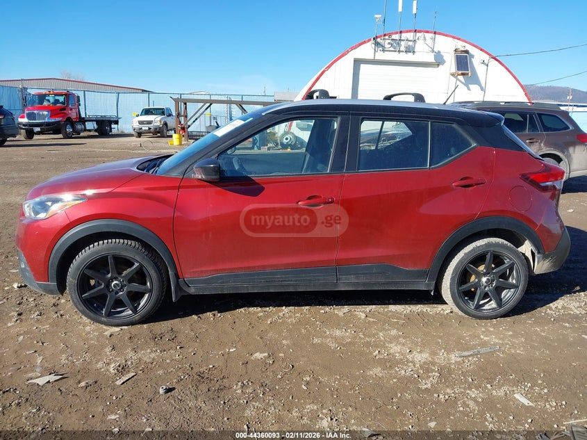 Nissan SV 4dr Front-Wheel Drive CVT — миниатюра 13