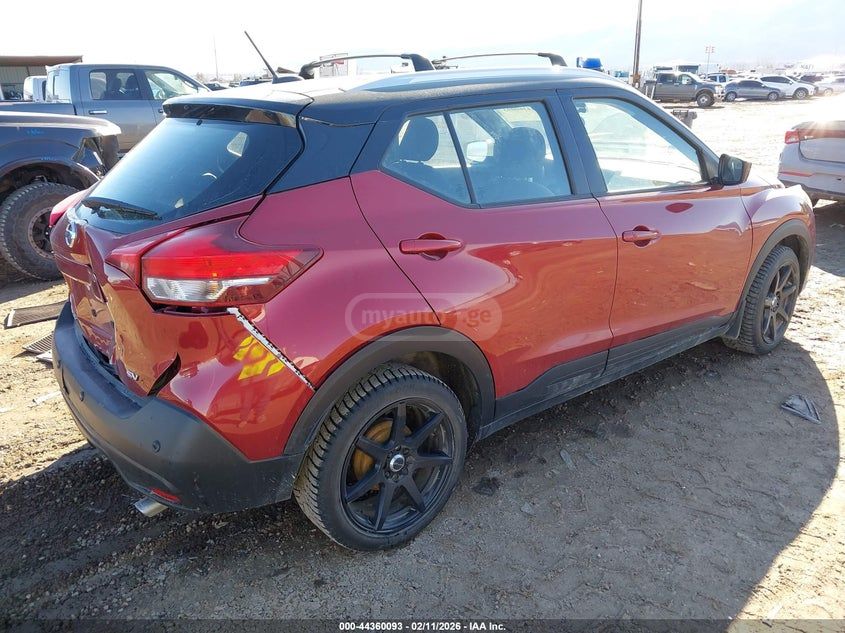 Nissan SV 4dr Front-Wheel Drive CVT — миниатюра 4