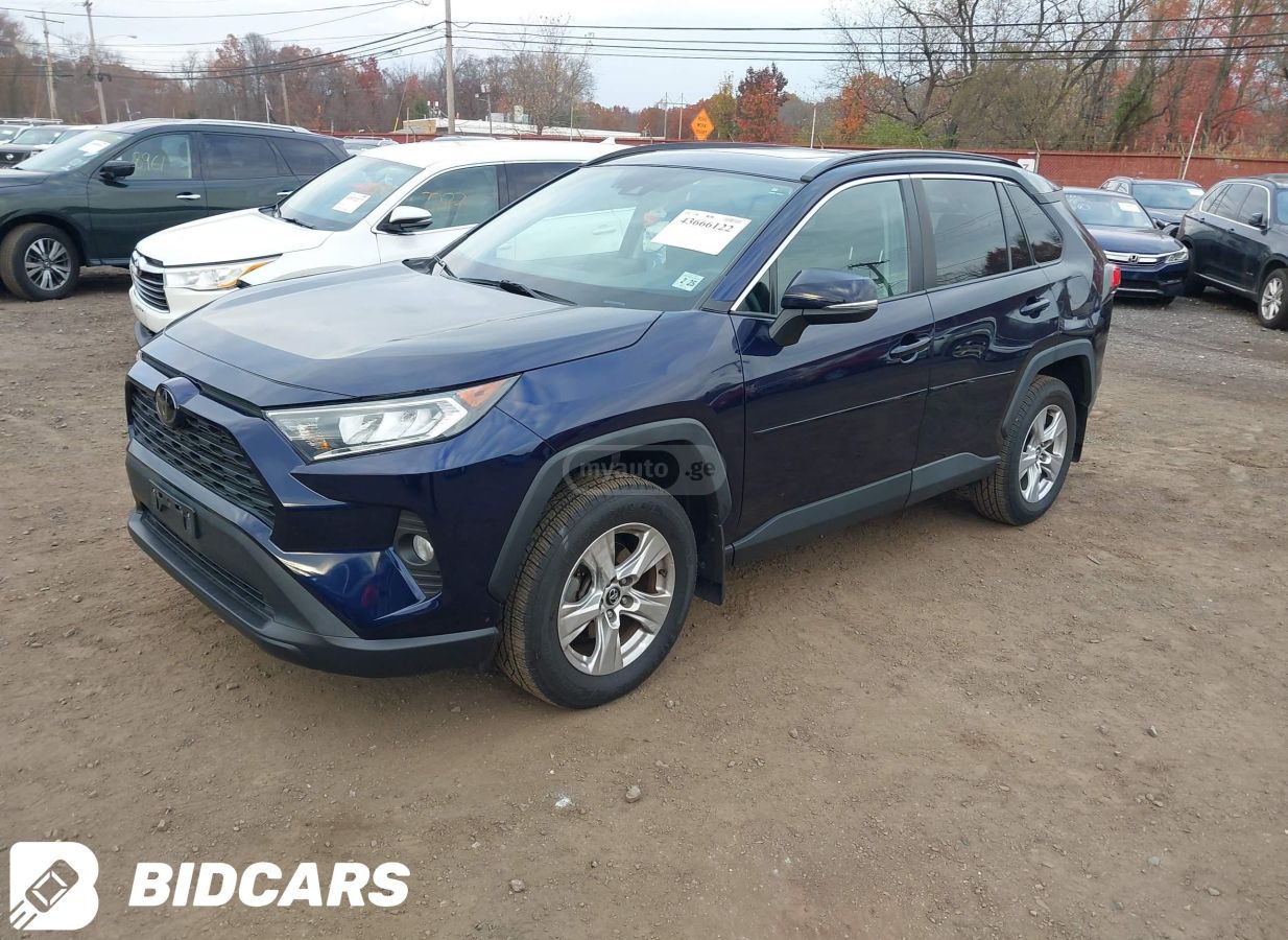 Toyota XLE 4dr All-Wheel Drive CVT — миниатюра 2