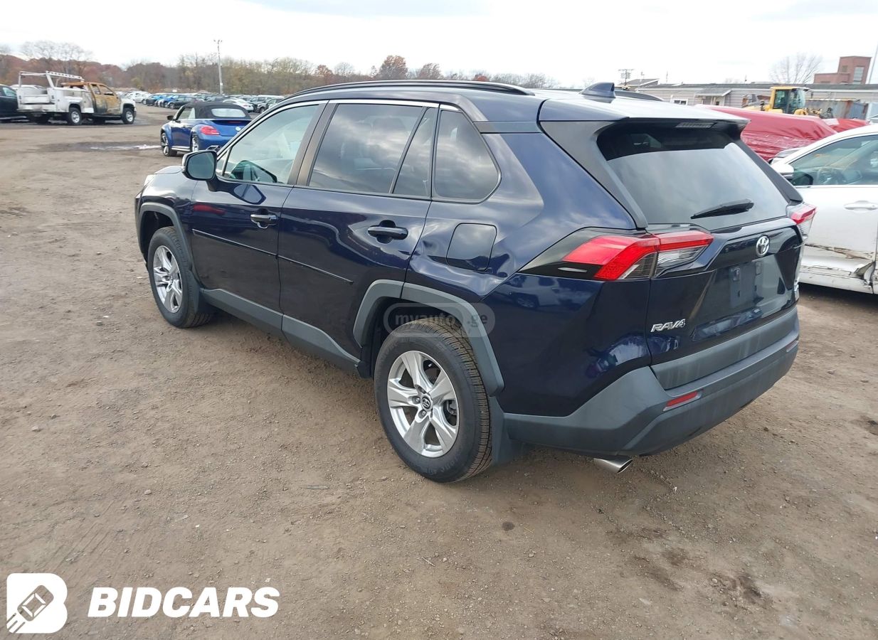 Toyota XLE 4dr All-Wheel Drive CVT — миниатюра 3