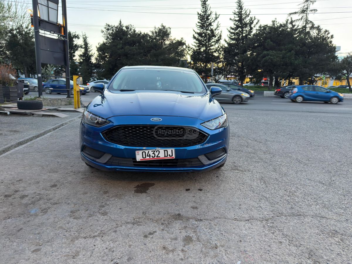 Ford Fusion - фото 1